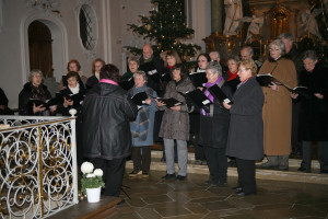 Singgemeinschaft Grafrath mit Chorleiterin Elke Romhanyi